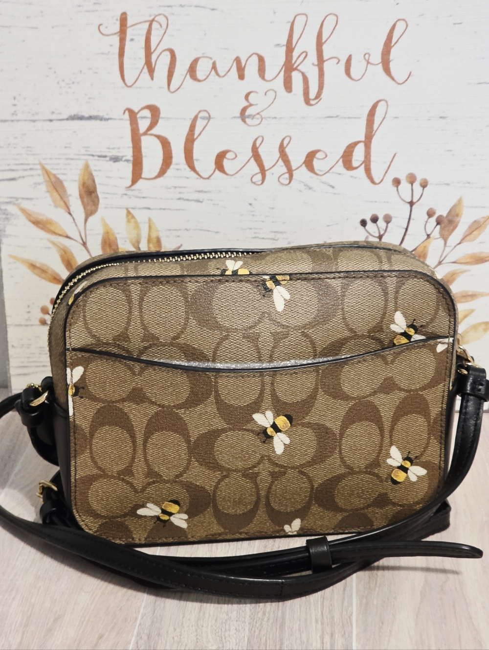 🐝Coach Mini Camera Bag Khaki Sig Crossbody Purse BEES C8671 Bumblebees 🐝🐝♥️ - Picture 11 of 16